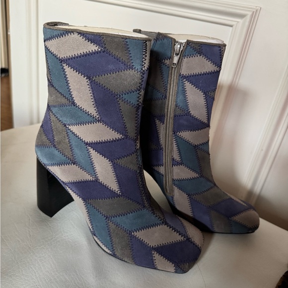 NIB Jeffrey Campbell Versus Boots in Blue Multi - Picture 9 of 13